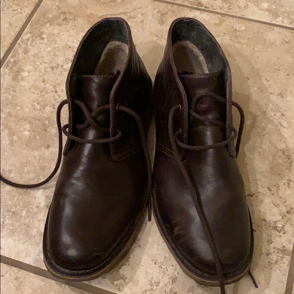 Ugg Groveland Chukka leather boot